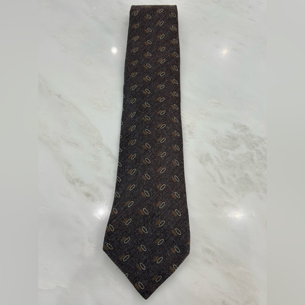 Ermenegildo Zegna tie. Grey w/gold detail. Great condition! Wool/silk/viscose